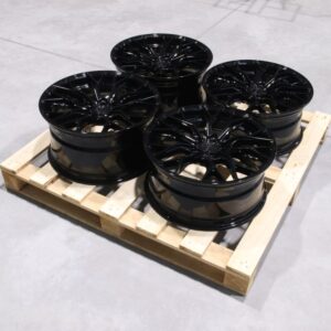 Sada diskov CVR1 19x8,5 ET43 + 19x9,5 ET35 5x112 Gloss Black