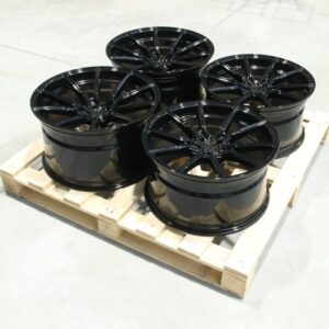 Sada diskov CVR4 19x10 ET20 + 20x11 ET20 5x112 Gloss Black