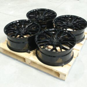 Sada diskov CVR1 21x9 ET35 + 21x9,5 ET30 5x112 Gloss Black