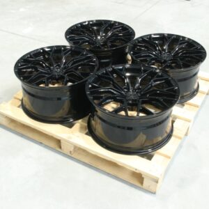 Sada diskov CVR1 20x10 ET20 5x112 Gloss Black