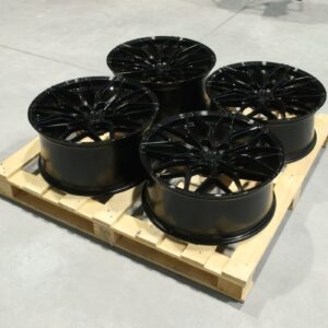 Sada diskov JR46 20x8,5 ET38 + 20x9,5 ET28 5x112 Gloss Black