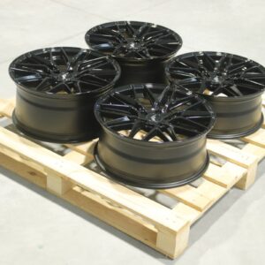 Sada diskov JR28 18x7,5 ET40 + 18x8,5 ET40 5x112 Gloss Black