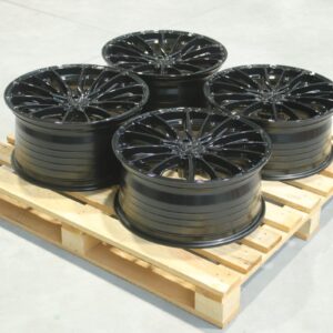 Sada diskov CVR7 19x8,5 ET25 + 19x9,5 ET35 5x112 Gloss Black