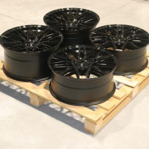 Sada diskov JR28 20x8,5 ET35 + 20x10 ET40 5x114,3 Gloss Black