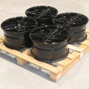 Sada diskov CVR2 19x9,5 ET45 5x114,3 Platinum Black