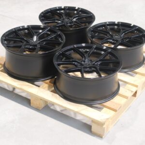 Sada diskov SL01 19x8 ET40 + 19x9 ET40 5x120 Gloss Black