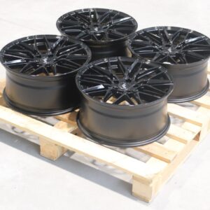 Sada diskov JR28 18x8,5 ET40 5x114,3 Gloss Black