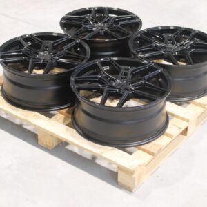 Sada diskov CVR5 20x8,5 ET35 5x112 Gloss Black