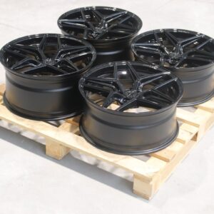 Sada diskov CVR2 20x9 ET27 + 20x10 ET35 5x120 Gloss Black