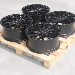 Sada diskov JR49 20×8,5 ET45 + 20×9 ET45 5×108 Gloss Black