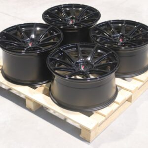 Sada diskov JR11 20×10 ET30 + Gloss Black